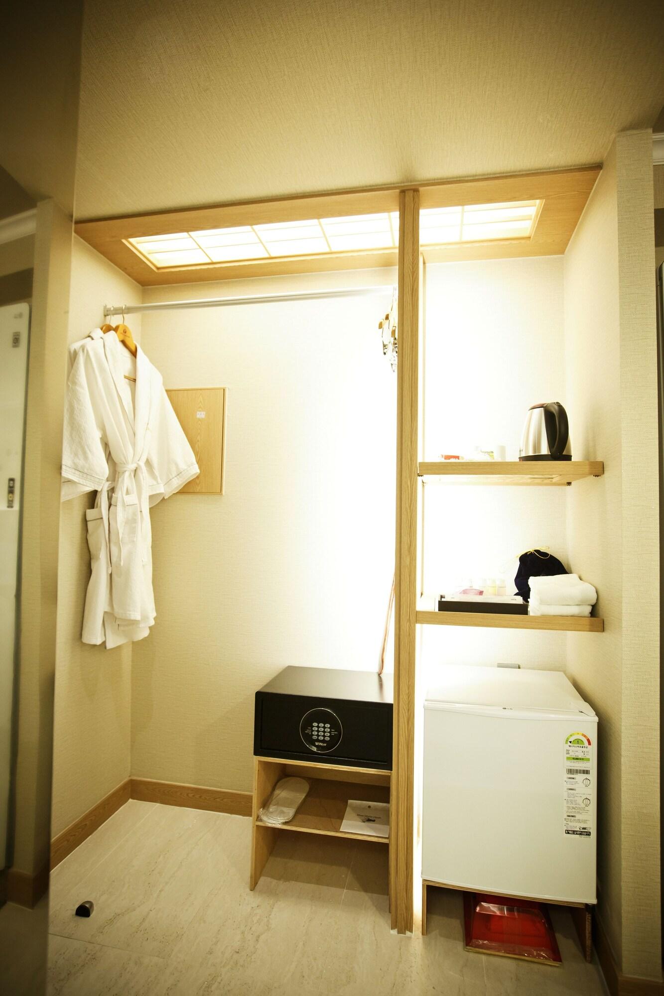 Ariana Hotel Тэгу Экстерьер фото